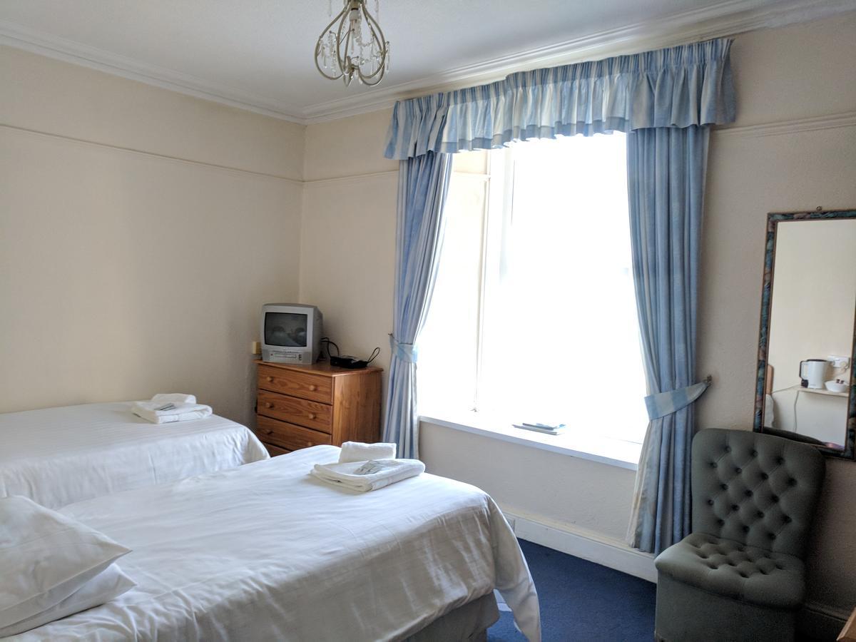 The Castle Hotel Lampeter Dış mekan fotoğraf
